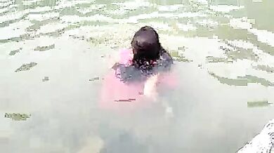 Gaon ki chori ki river kinare outdoor sex masti mms