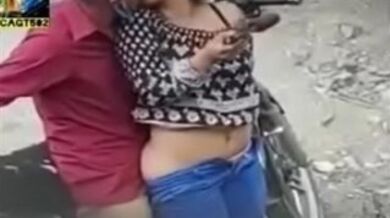 Sexy girlfriend ki handsome bf se desi chudai masti