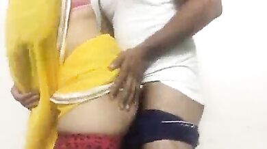 Yellow saree mai cheating bhabhi ka devar se kamasutra sex