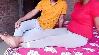 Sandy Rajput ka apne chachere bhai se doggy chudai tadka