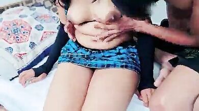 Bhabhi ko kiss karke geeli chut ko chodte hue maje liye