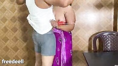 Chudakad aunty ki shopkeeper se sexy chudai porn