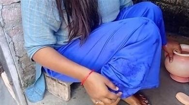 Sexy bua ne bhatije se gharleu uttejit ashleel sex masti ki