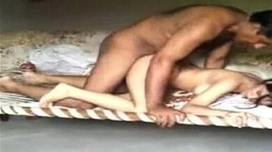 Kamsin kaamwali ka maalik se ghar par hot Indian sex